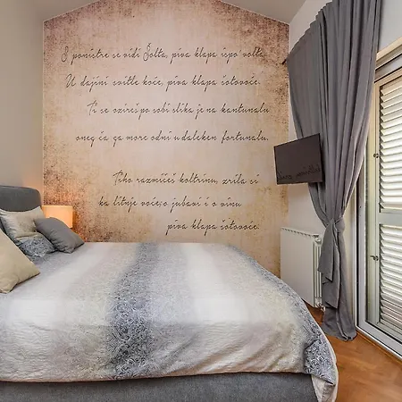 Cozy In With Wifi بيت للعطل Klis