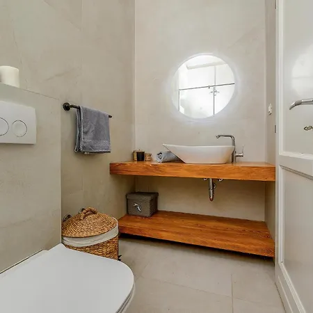 Cozy In With Wifi بيت للعطل Klis