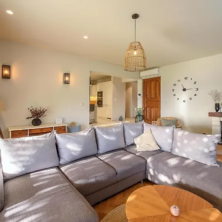 Cozy In With Wifi بيت للعطل *