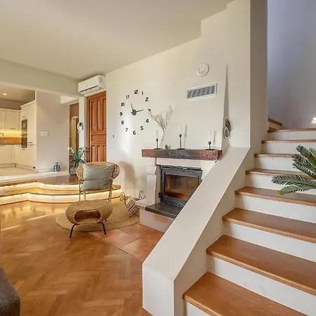 Cozy In With Wifi بيت للعطل Klis