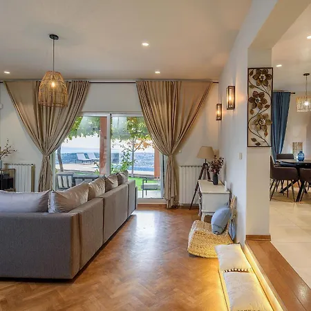 Cozy In With Wifi بيت للعطل